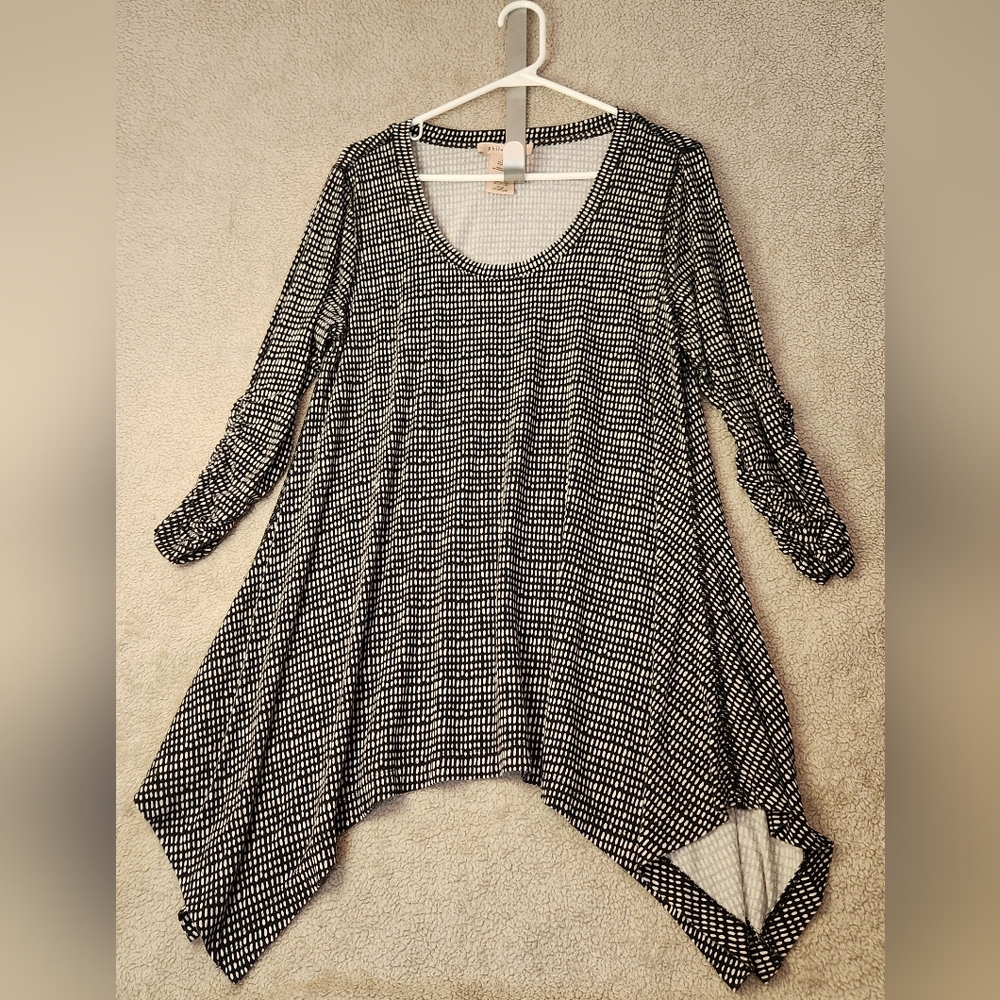 Philosophy high/low hem tunic - Size Large